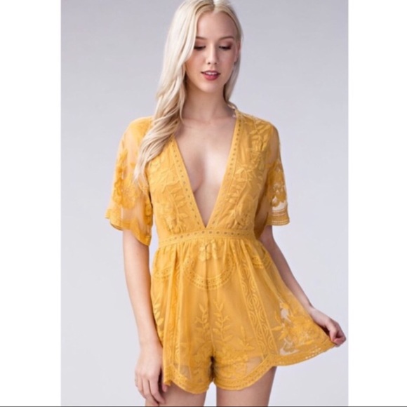 CLEARANCE {LAST1} ‘Lily’ Embroidered Romper - Picture 3 of 6